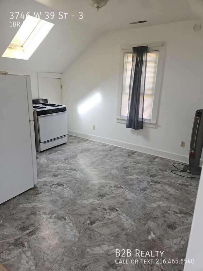 Building Photo - 3746 W 39th St
