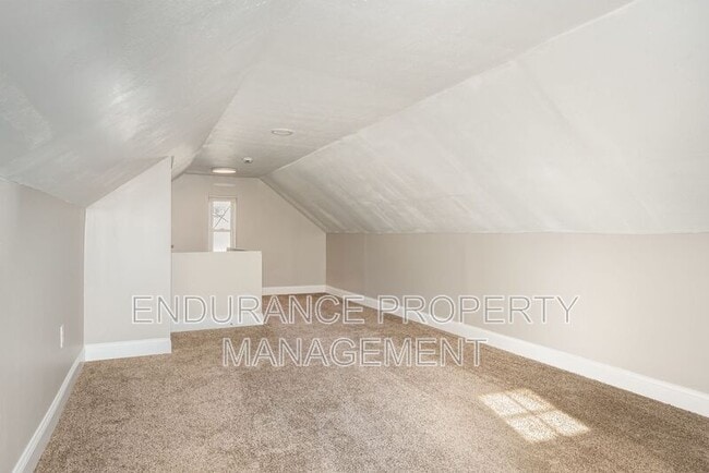 Building Photo - 359 Castlewood Ave