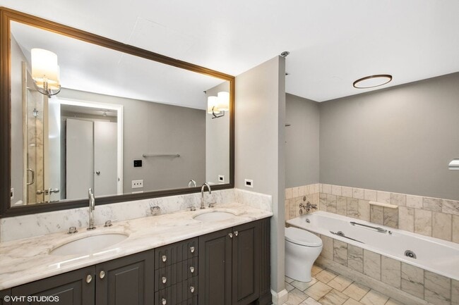 Building Photo - 161 E Chicago Ave