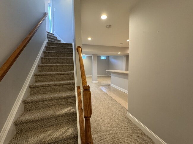 Building Photo - Spacious Elegance in Gated Piedmont!