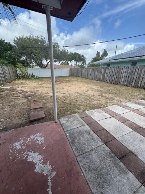 Building Photo - 13793 Oleander Ave