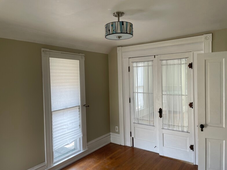 Building Photo - 2424 S Harrison St