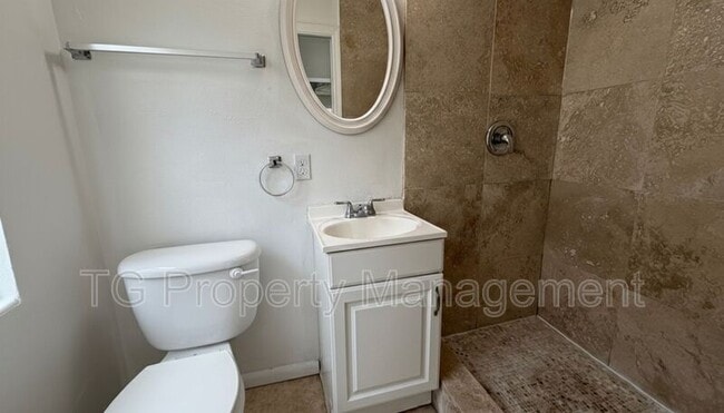 Building Photo - 1842 Paine Ave