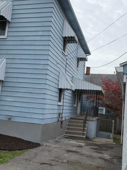 Building Photo - 1704 Broad St