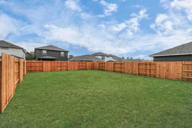 Building Photo - 16513 Breezy Knl Ct