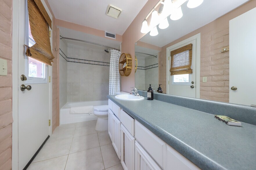 Building Photo - 6532 N Burro Creek Pl