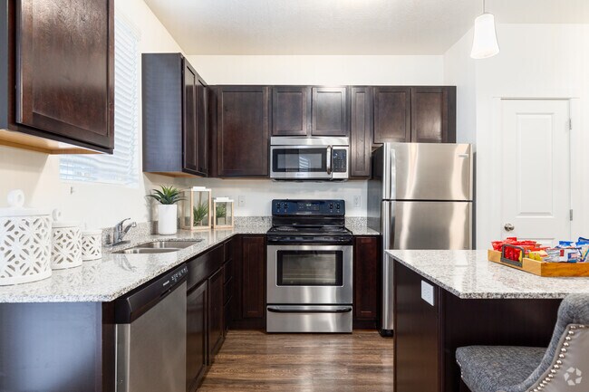 2BR, 2BA - 1,100SF - Aderra