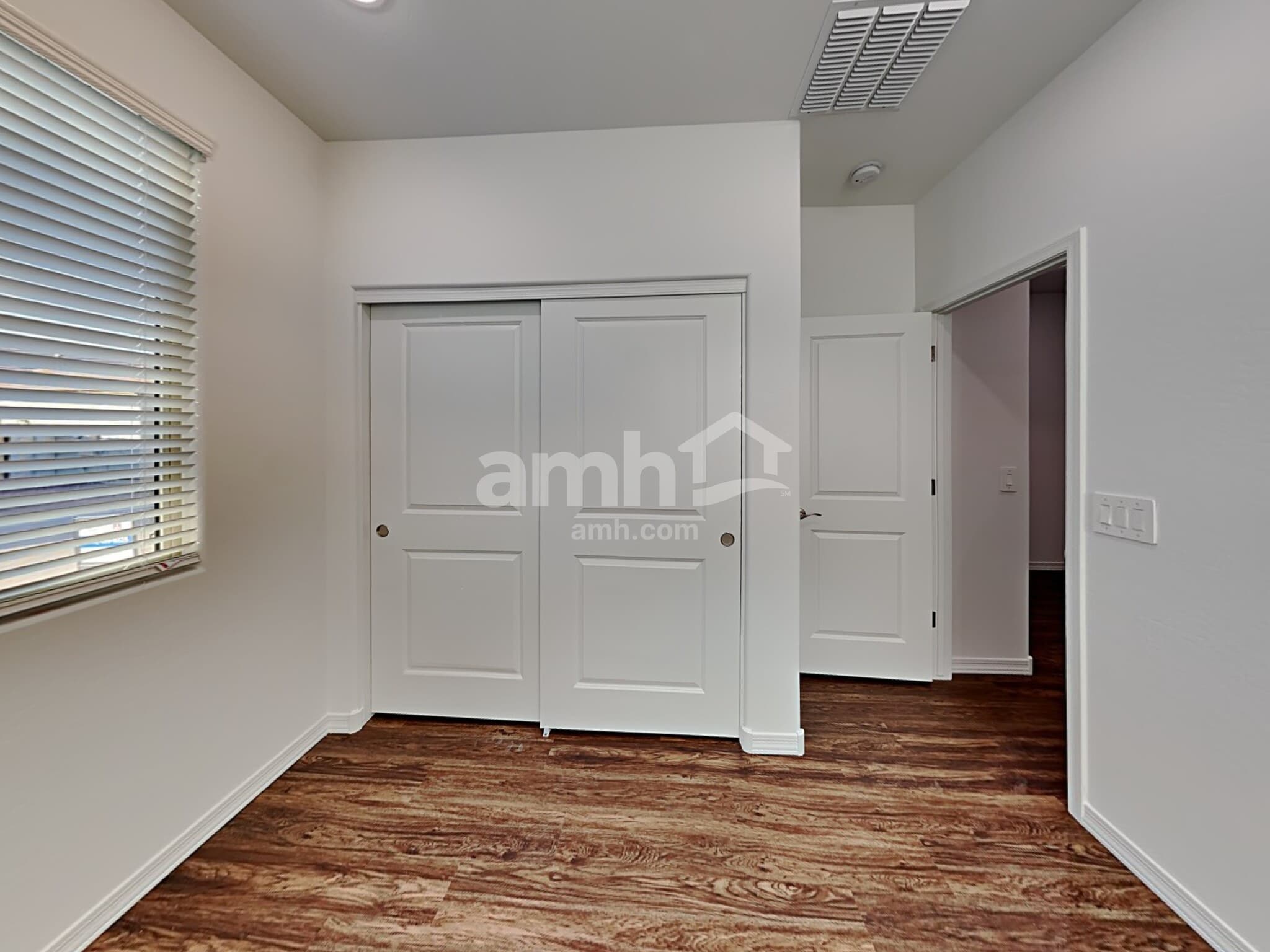 Building Photo - 15068 W Sherman St