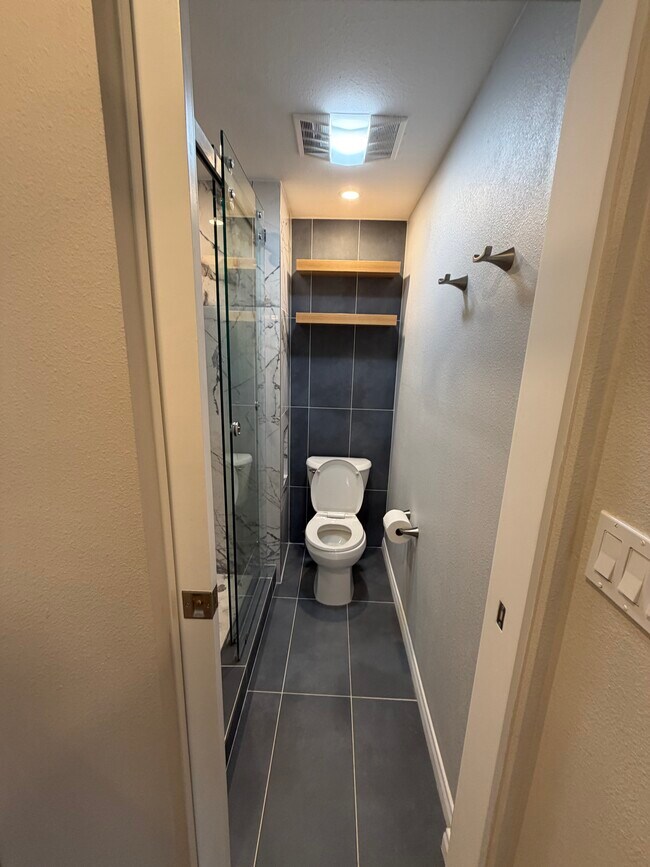 Building Photo - 540 Hawthorn St