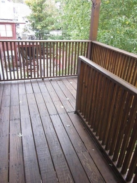 Building Photo - 202 W 9th St