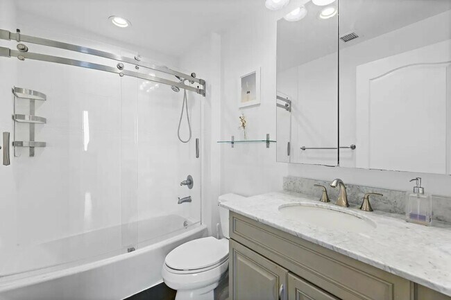 Building Photo - 415 Newark St.