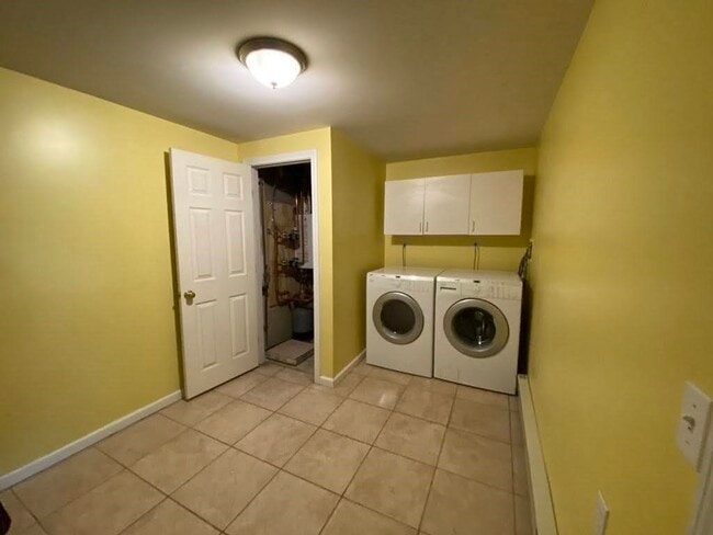 Building Photo - 37 Glen Ave