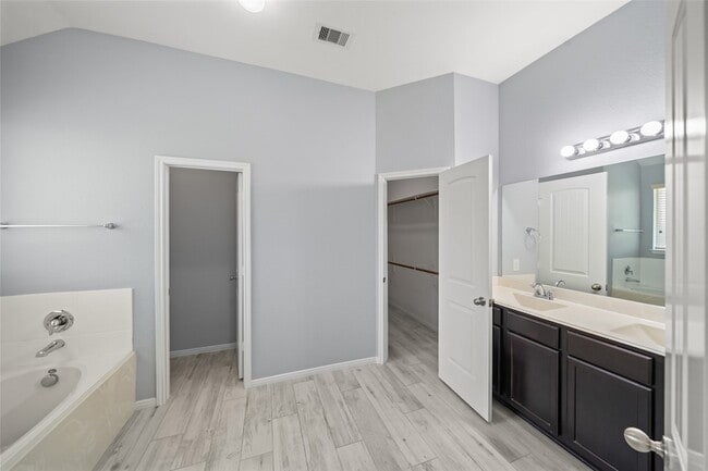Building Photo - 2406 Winter Trail Dr