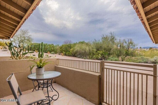 Building Photo - 16120 Cholla Dr