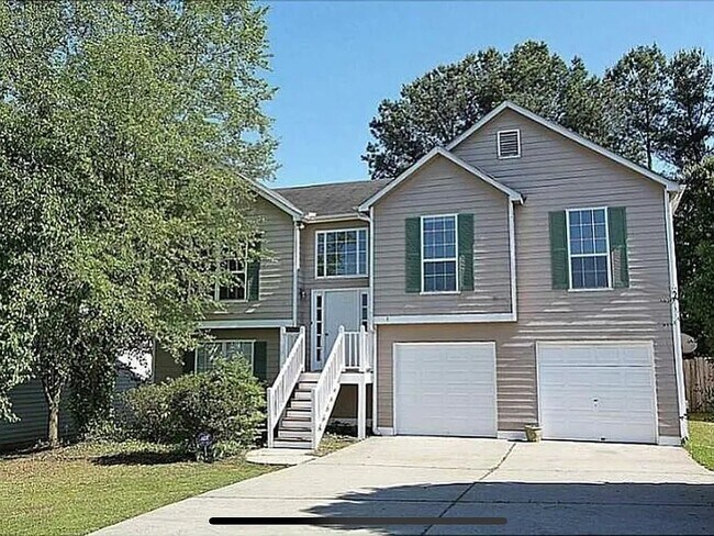 Building Photo - 2174 Dresden Green