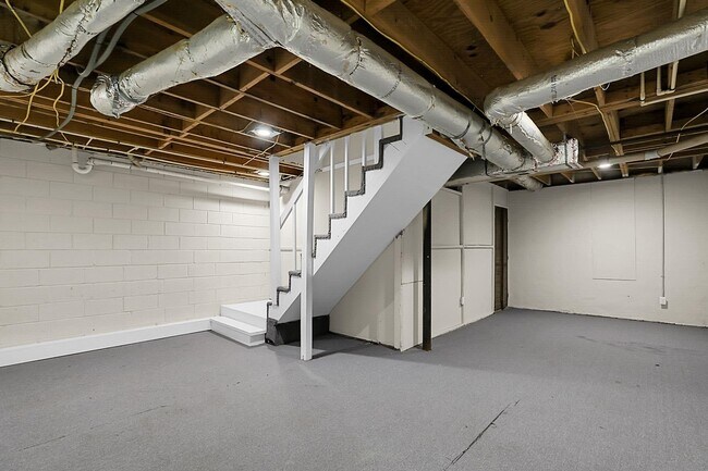 Building Photo - 1229 Creek Forest Ct NW