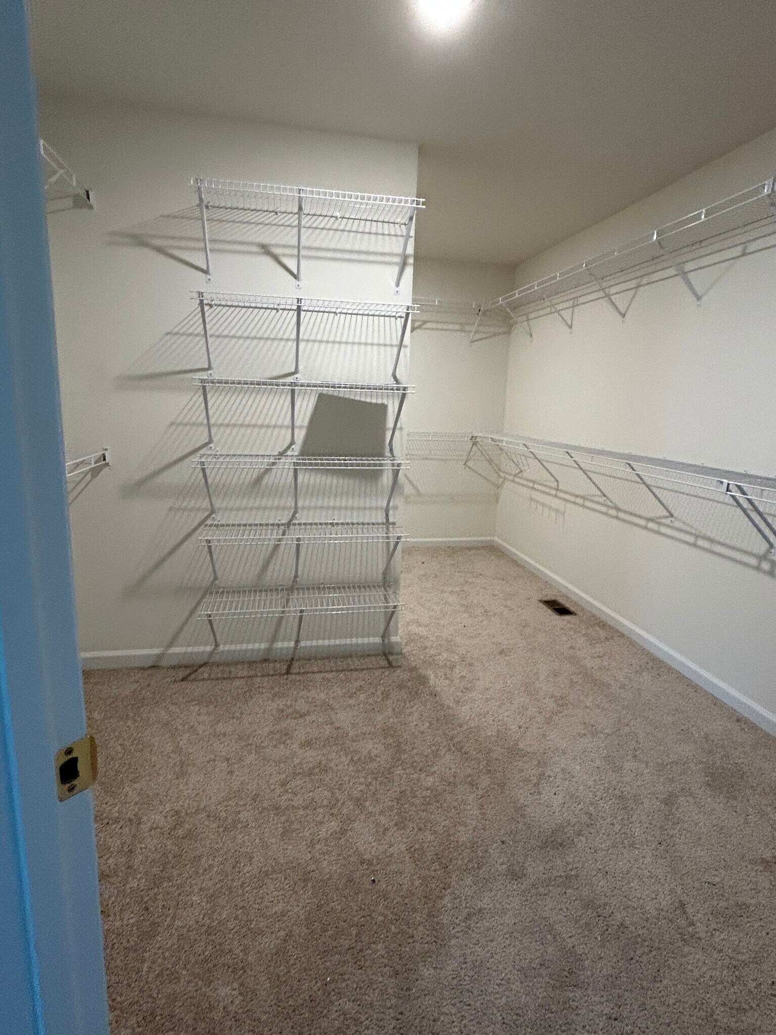 Big closet - 216 Windmill View Dr