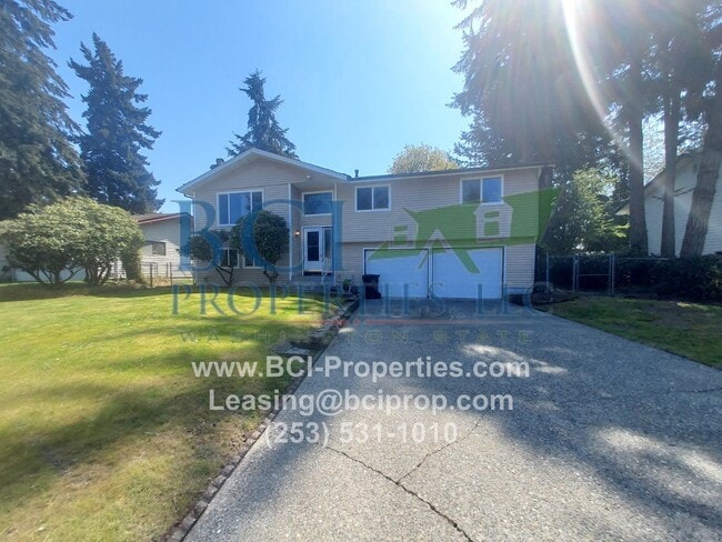 Building Photo - Beautiful 4 Bedroom/ 3 Bath Home close to Sunnyside Beach Park/ JBLM/ Fort Steilacoom!