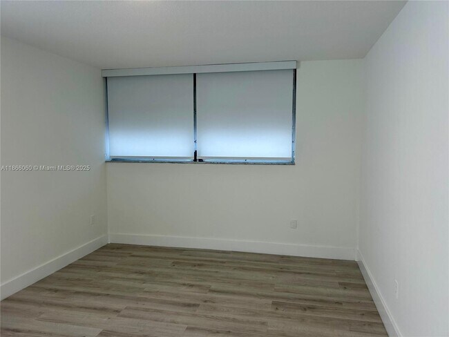 Building Photo - 1075 93rd St