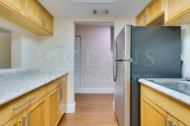 Building Photo - WATERFRONT TRAILS TOWNHOME