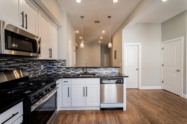 Building Photo - 163 Monticello Ave