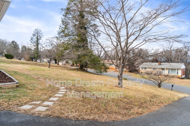 Building Photo - 354 Berry St