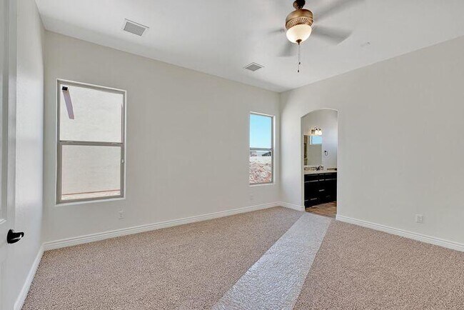 Building Photo - 14741 Tierra Harbor Ave