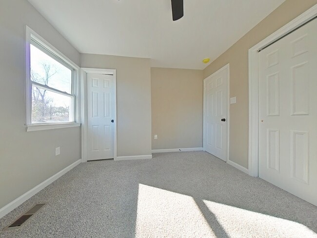 Building Photo - 6527 St Louis St