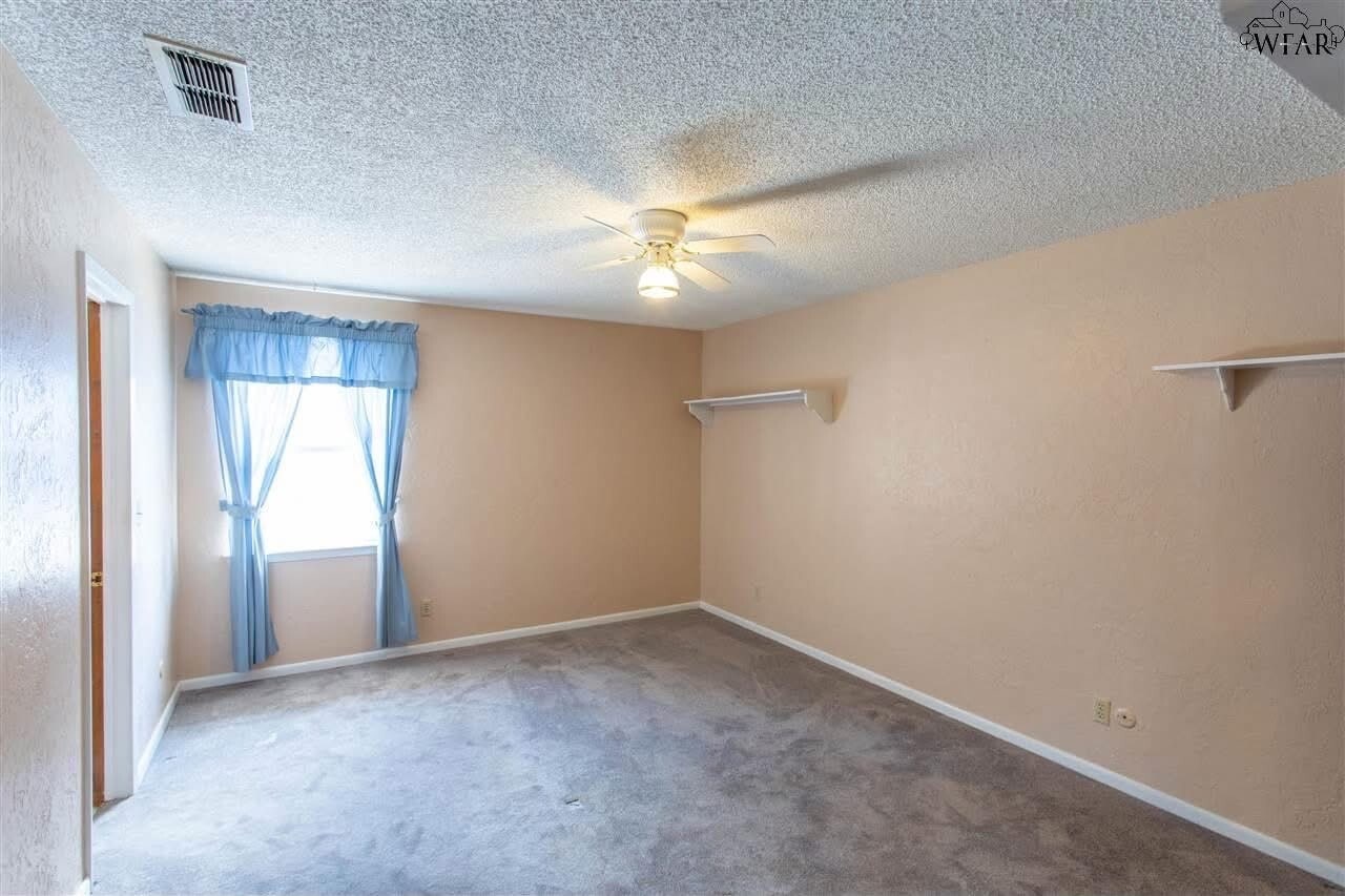 Building Photo - 8 Chanute Cir