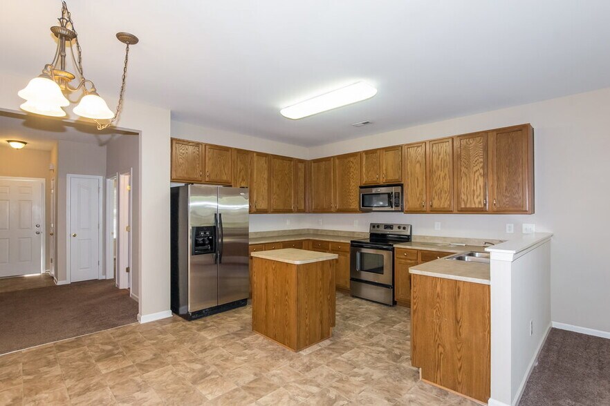 Building Photo - 10926 Slalom Hill Rd