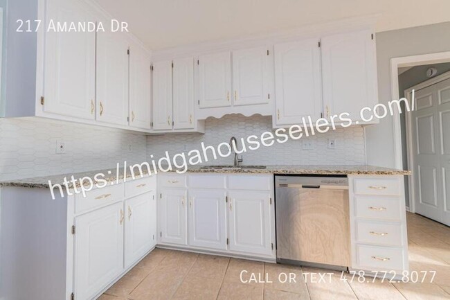 Building Photo - 217 Amanda Dr