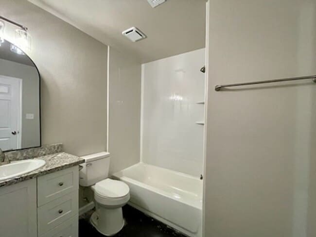 Building Photo - 3001 9th St