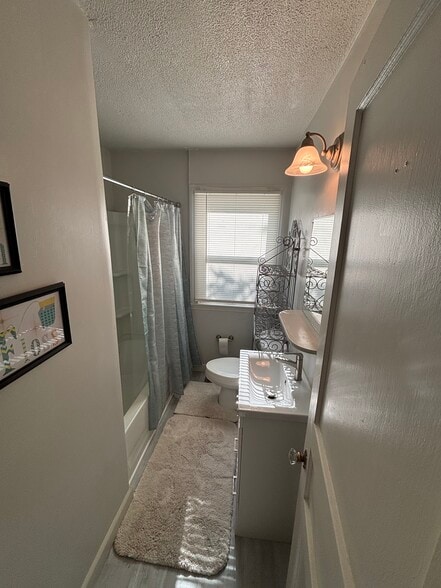 Bathroom - 140 E Wellington Ave