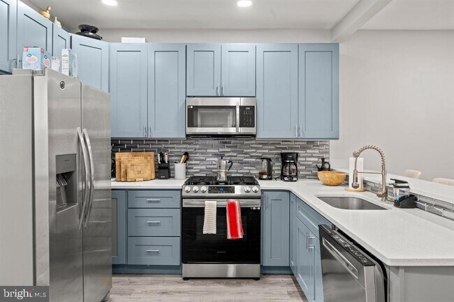 Building Photo - 4928 Florence Ave