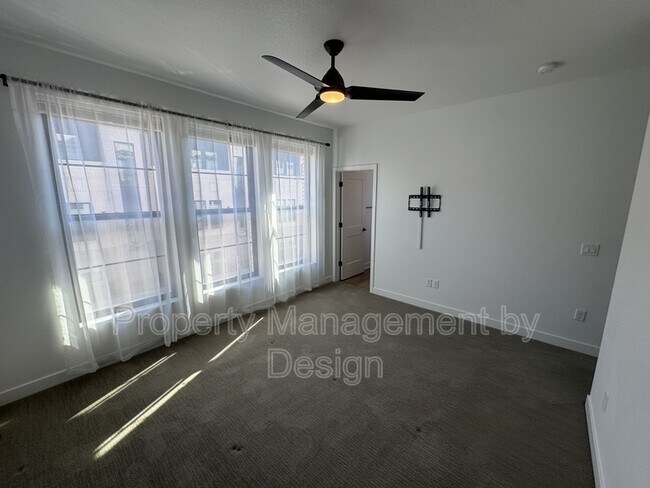 Building Photo - 1367 Keosauqua Way