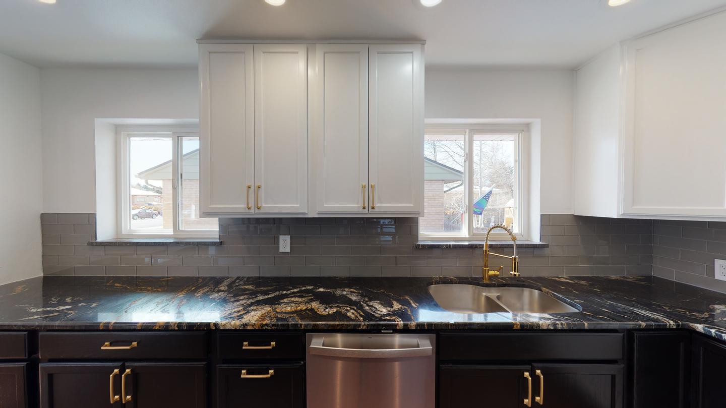 Building Photo - Classic brick Montclair home with covered ...