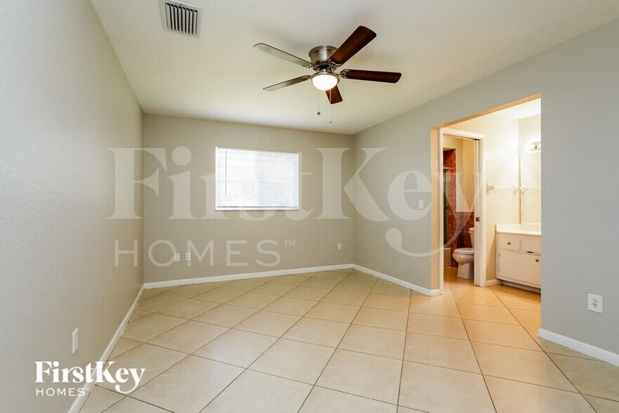 Building Photo - 8441 Bahamas Rd