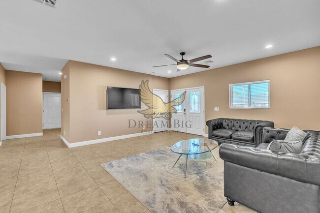 Building Photo - 4615 E St Louis Ave