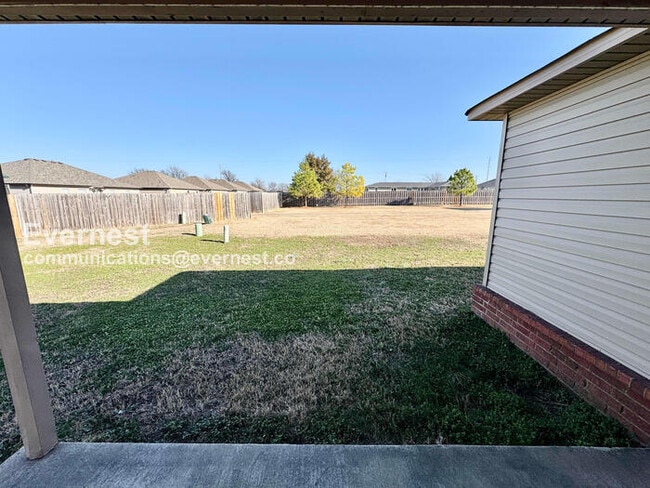 Building Photo - 6707 N 128th E Ave