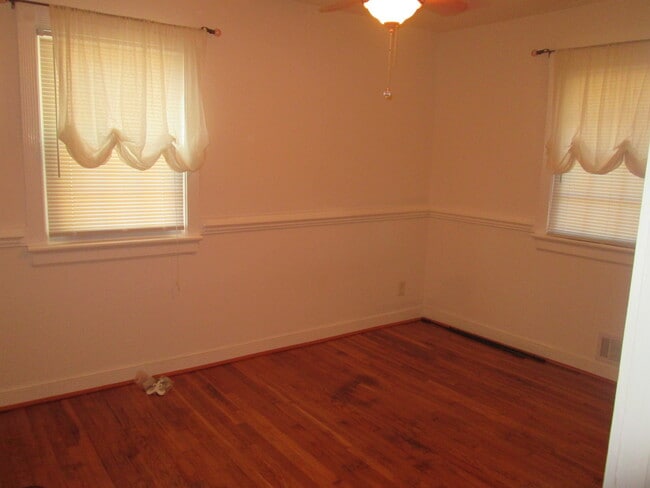 Building Photo - Three Bedroom Highland Springs Home. Large...