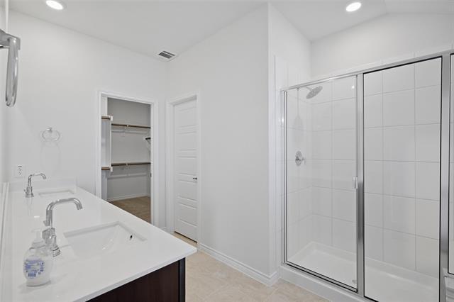 Building Photo - 732 Thorn Crk Dr