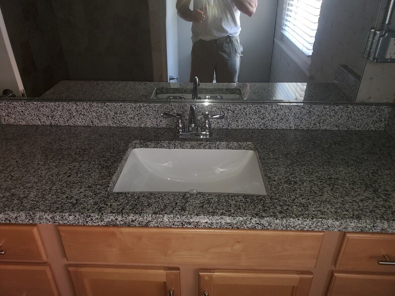 Master Vanity - 1016 Jefferson St