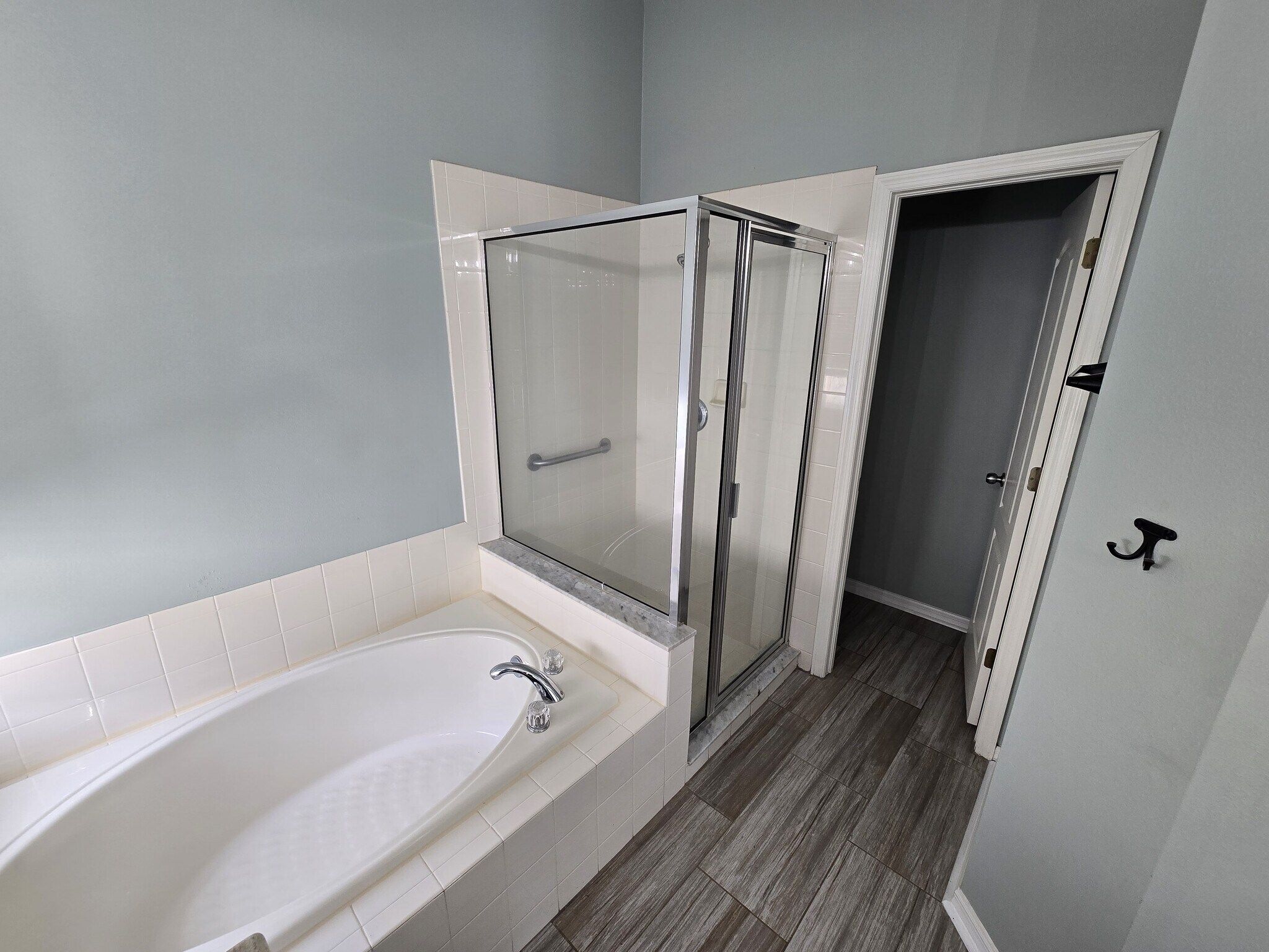 Building Photo - 1124 Lumsden Pointe Blvd