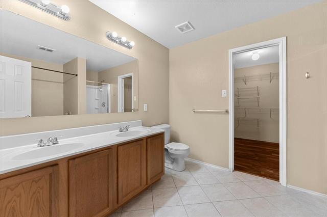 Building Photo - 12825 Kiltartan Dr