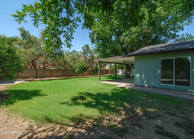 Building Photo - 121 W Orchid Ln