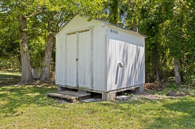 Building Photo - 312 Water St