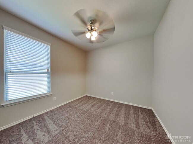 Building Photo - 125 Creek Terrace Dr