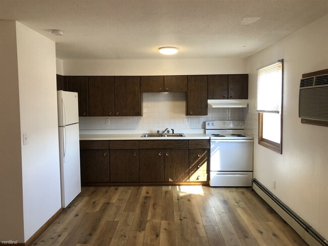 Building Photo - 2 br, 1 bath 4plex - 104 Philadelphia Stre...