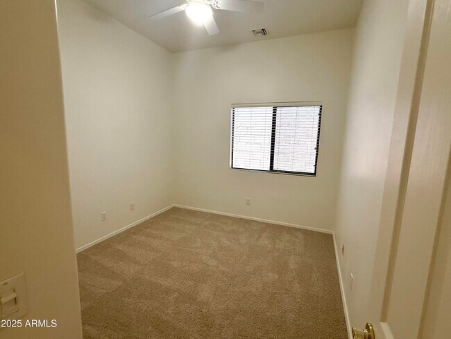 Building Photo - 4208 E Hamblin Dr