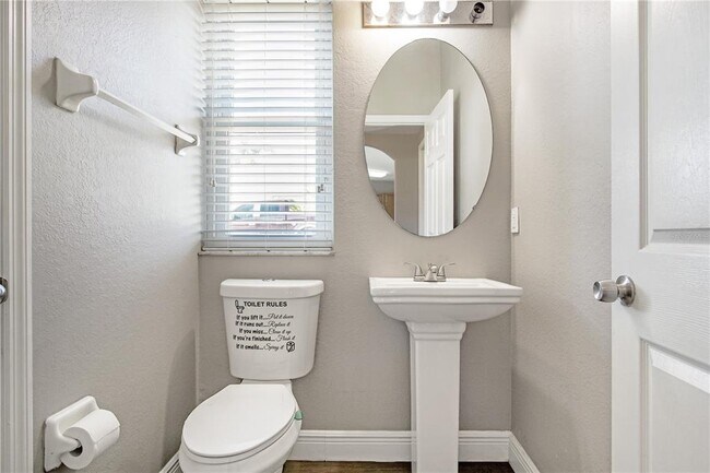 Building Photo - 1405 Vista del Lago Blvd